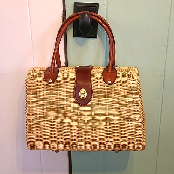Vintage Handbags - 1960s 1970s wicker coated leather accents handbag Flair fashion Hong Kong purse